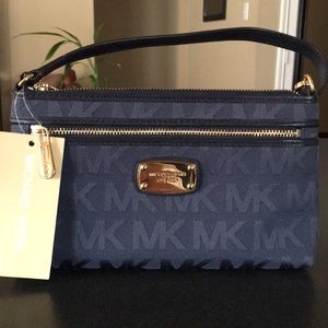 Authentic Michael Kors Large Wristlet Navy BNWT